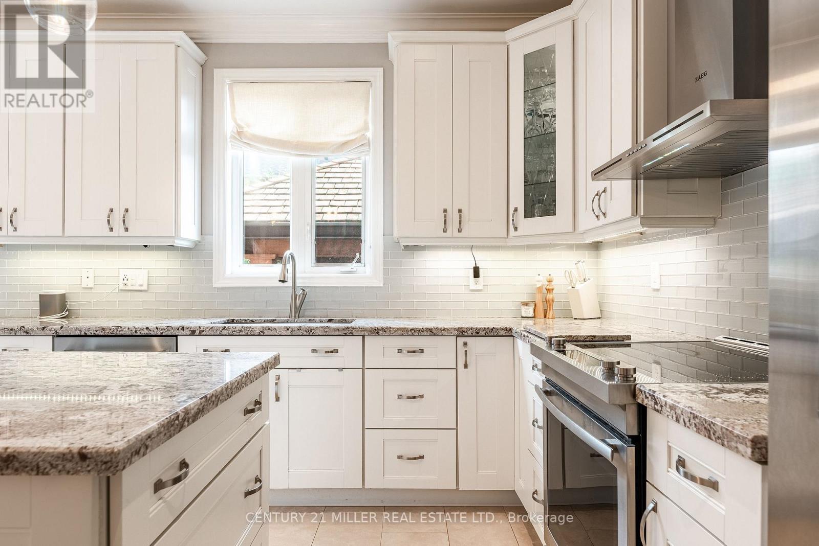 2124 Blackforest Crescent, Oakville, Ontario  L6M 4T6 - Photo 12 - W12528550