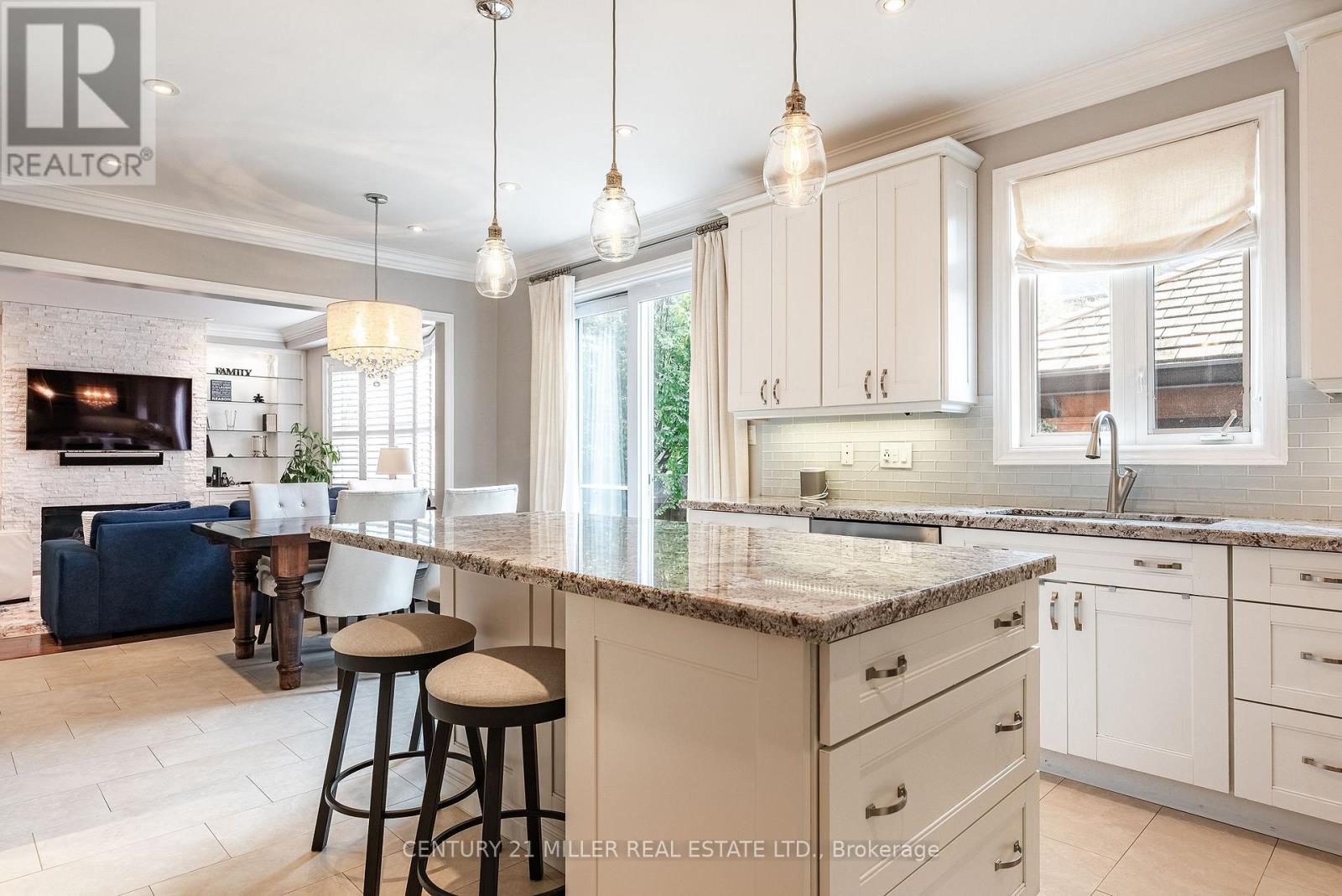 2124 Blackforest Crescent, Oakville, Ontario  L6M 4T6 - Photo 13 - W12528550