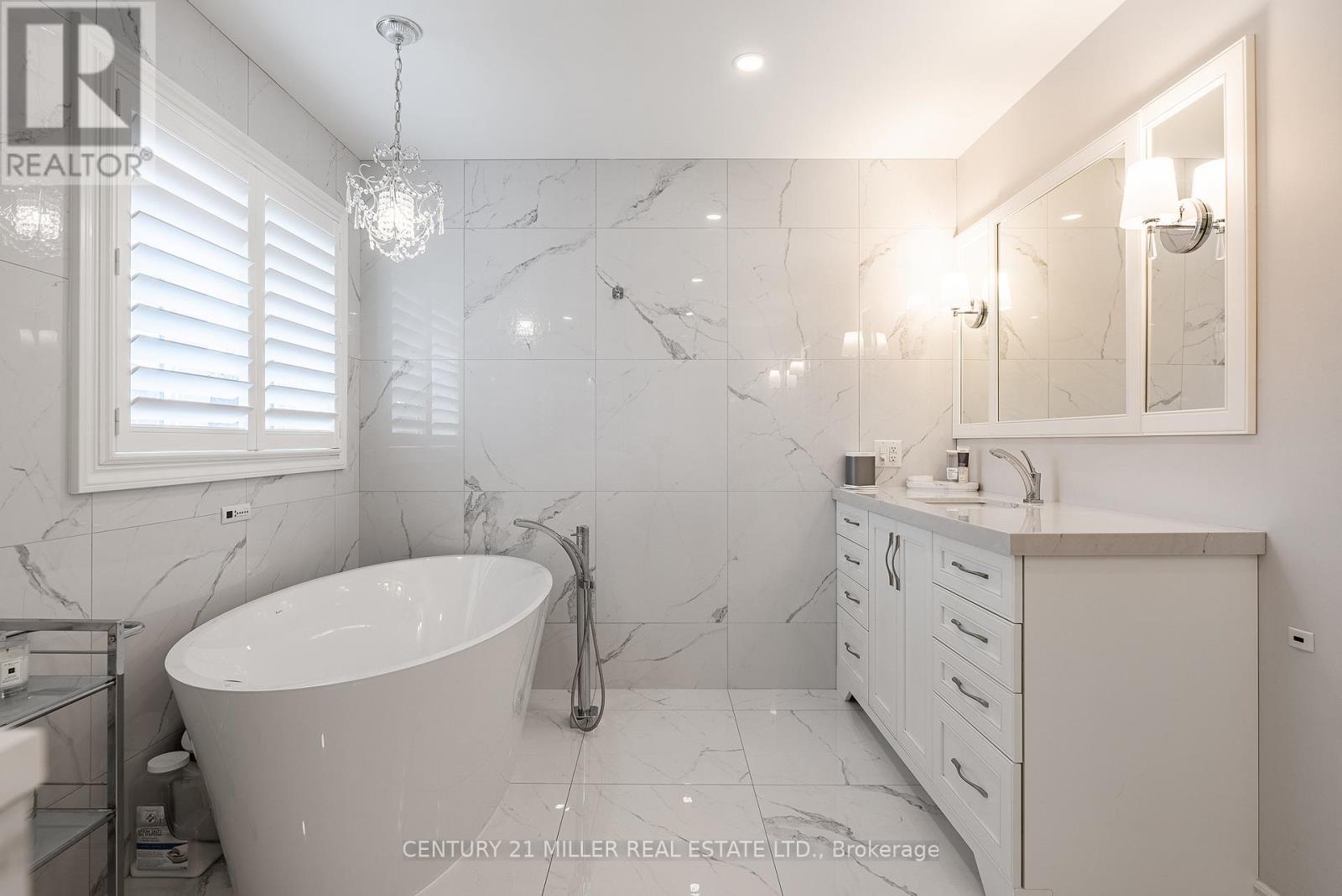 2124 Blackforest Crescent, Oakville, Ontario  L6M 4T6 - Photo 22 - W12528550