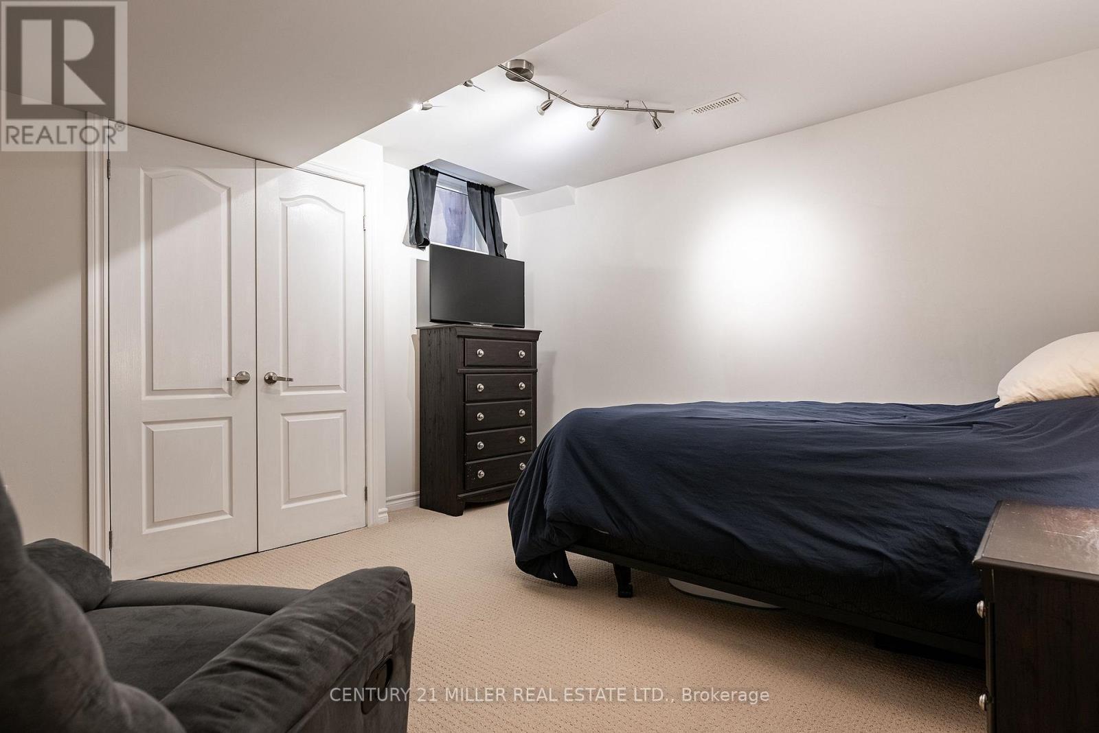 2124 Blackforest Crescent, Oakville, Ontario  L6M 4T6 - Photo 31 - W12528550