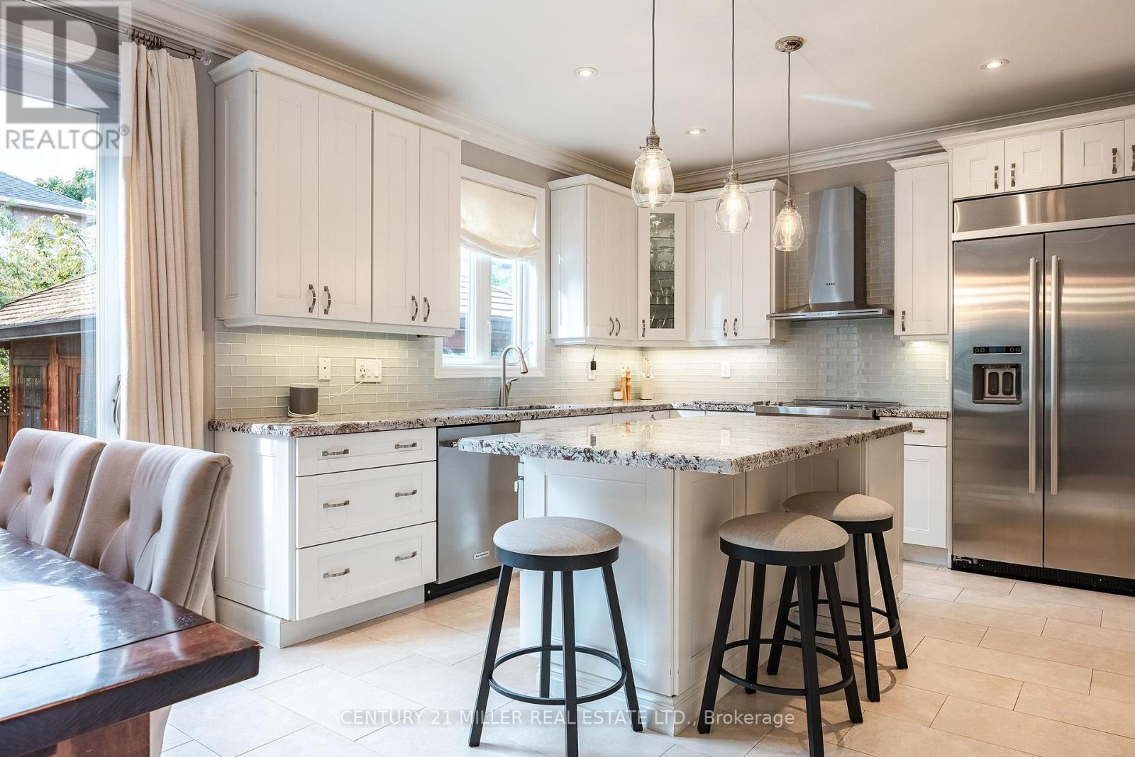 2124 Blackforest Crescent, Oakville, Ontario  L6M 4T6 - Photo 9 - W12528550