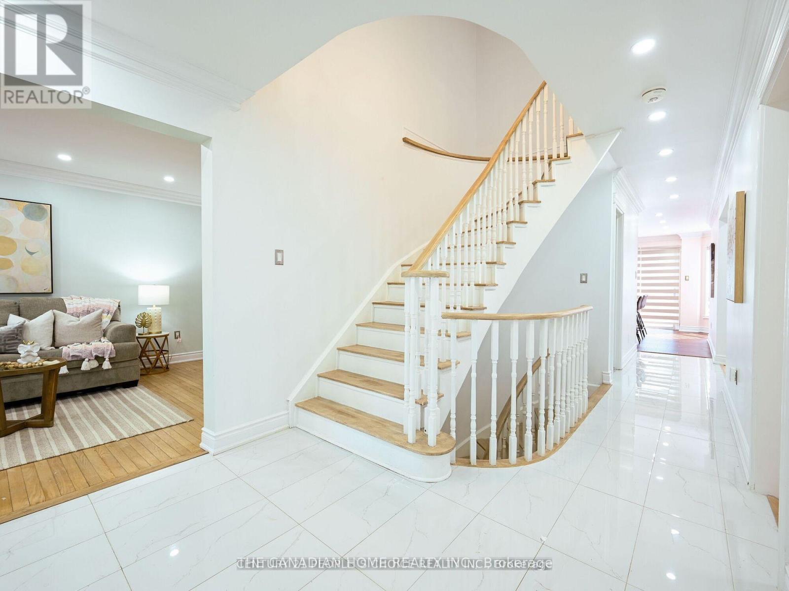 (Short Term) - 6008 Grossbeak Drive, Mississauga, Ontario  L5N 5W8 - Photo 15 - W12528574