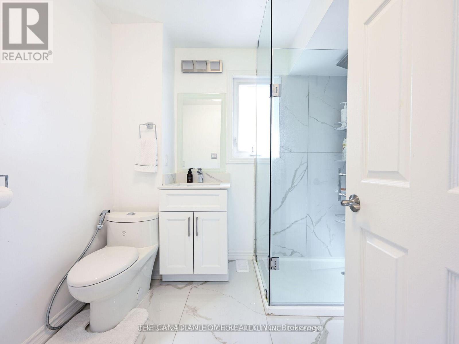 (Short Term) - 6008 Grossbeak Drive, Mississauga, Ontario  L5N 5W8 - Photo 38 - W12528574