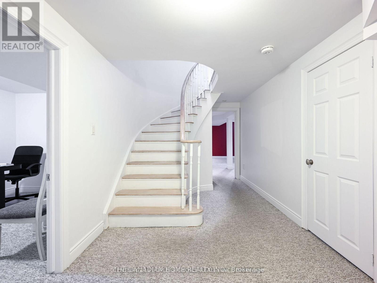 (Short Term) - 6008 Grossbeak Drive, Mississauga, Ontario  L5N 5W8 - Photo 4 - W12528574