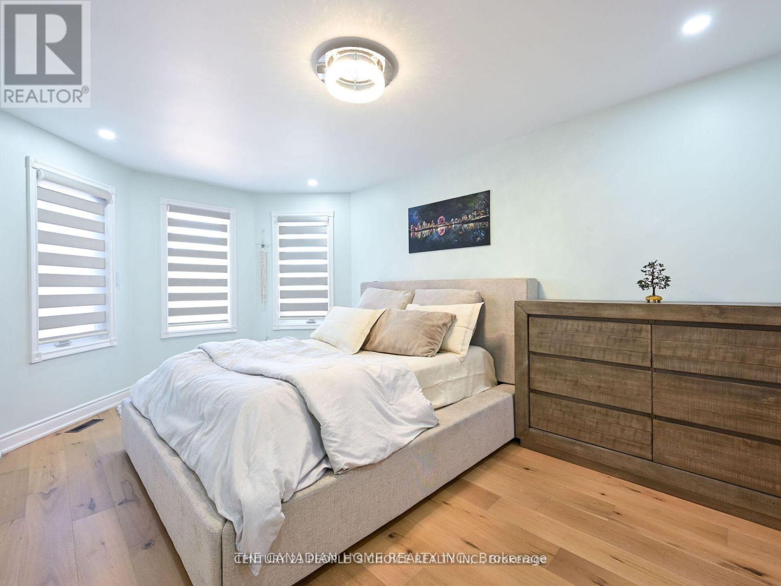 (Short Term) - 6008 Grossbeak Drive, Mississauga, Ontario  L5N 5W8 - Photo 5 - W12528574