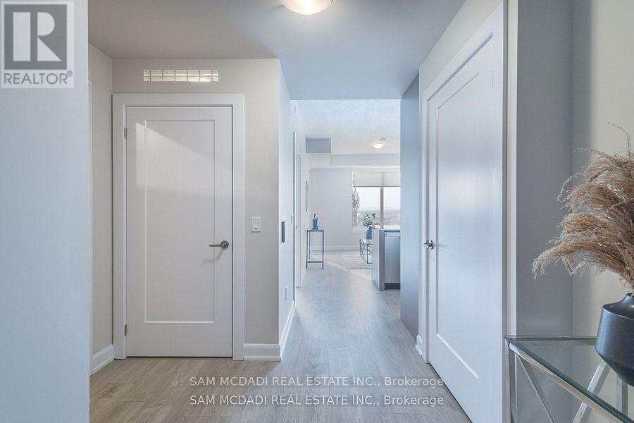 1503 - 3220 William Coltson Avenue, Oakville, Ontario  L6H 7X9 - Photo 4 - W12528584