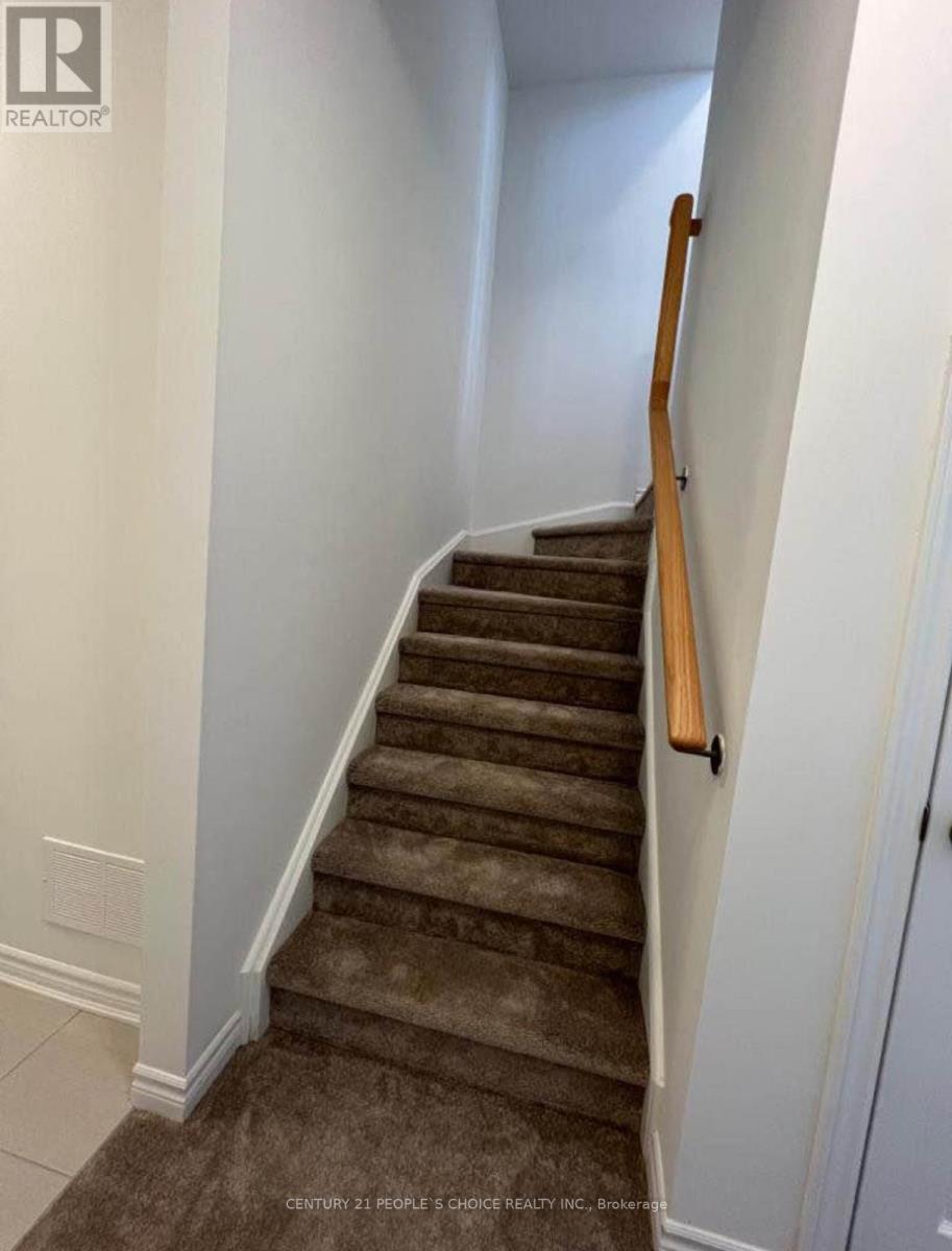 10 Waterville Way, Caledon, Ontario  L7C 2H1 - Photo 4 - W12528612