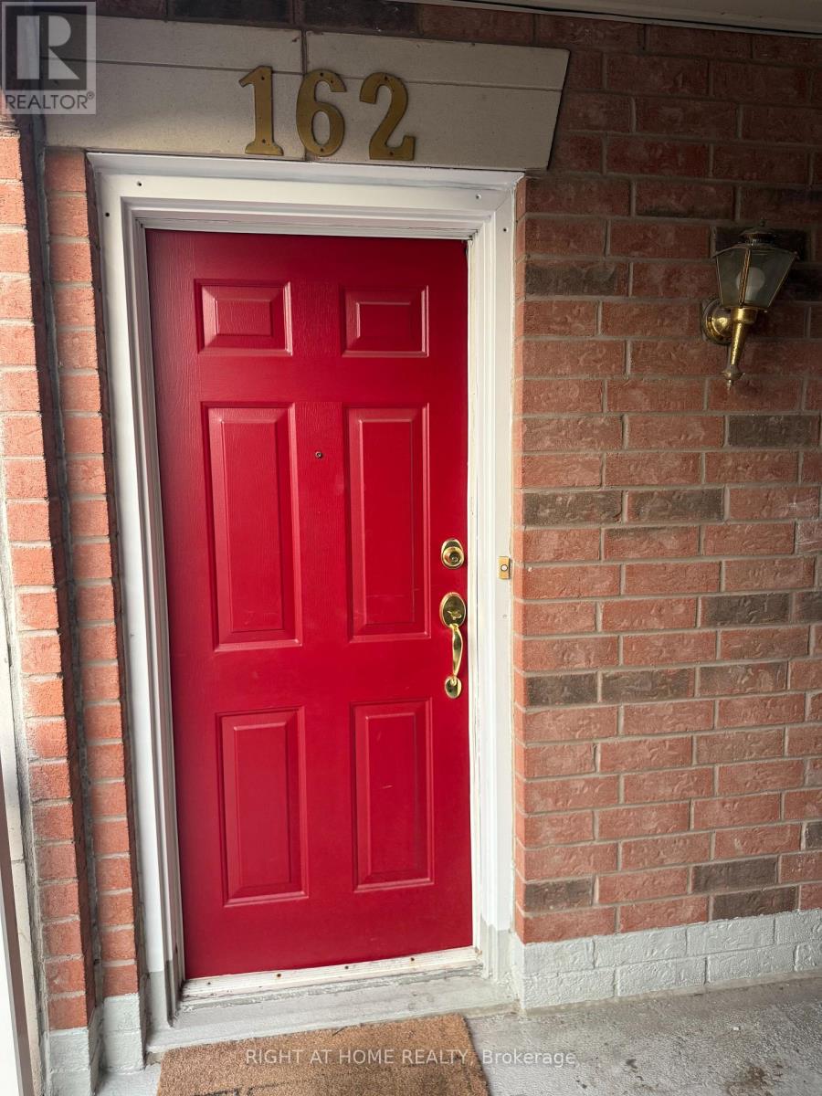 162 - 601 Shoreline Drive E, Mississauga, Ontario  L5B 4K3 - Photo 2 - W12528632