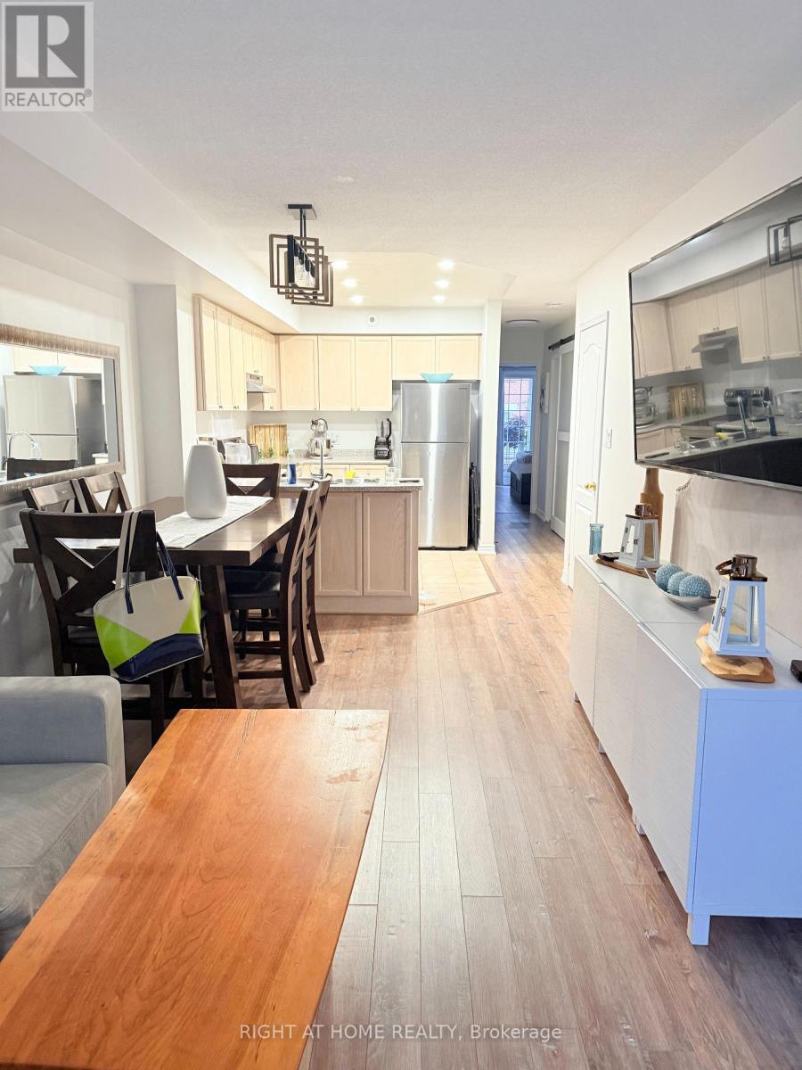 162 - 601 Shoreline Drive E, Mississauga, Ontario  L5B 4K3 - Photo 3 - W12528632