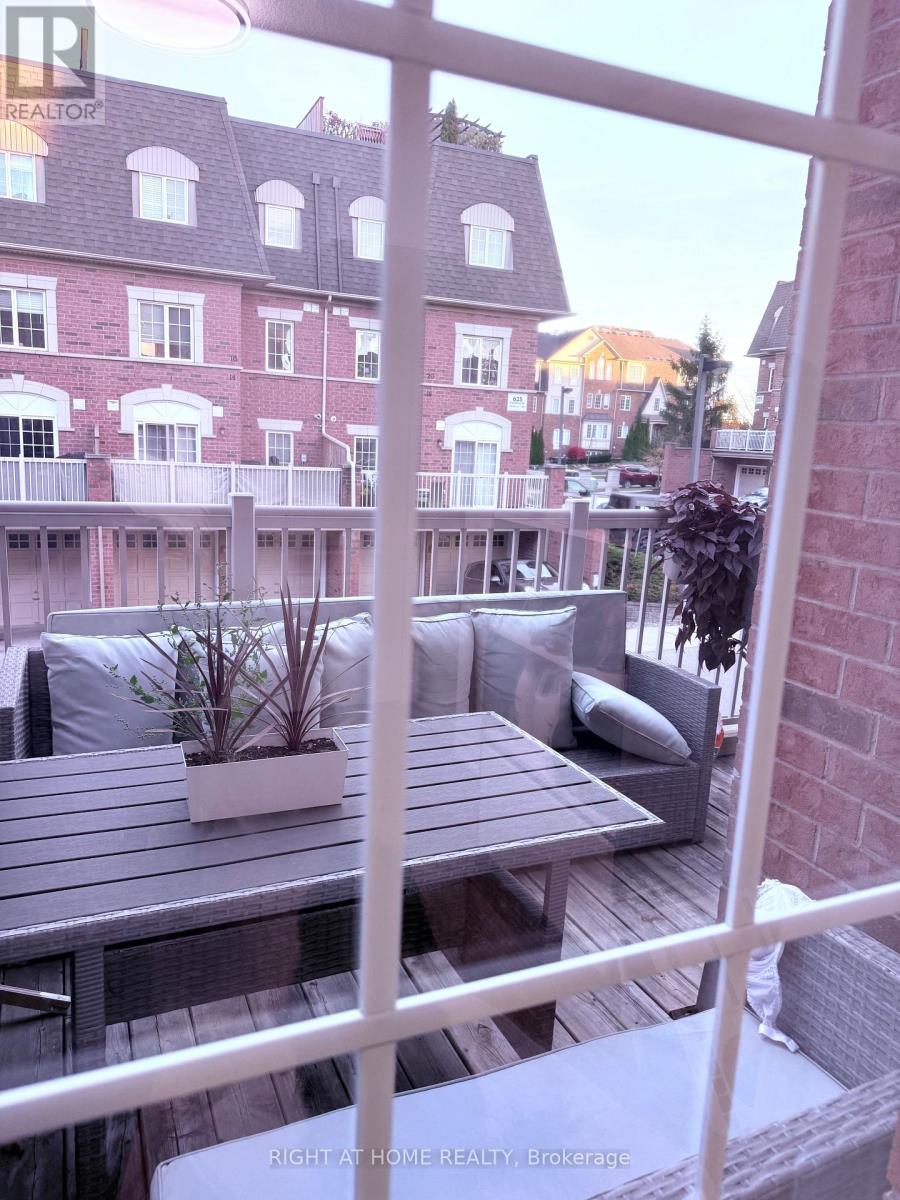 162 - 601 Shoreline Drive E, Mississauga, Ontario  L5B 4K3 - Photo 8 - W12528632