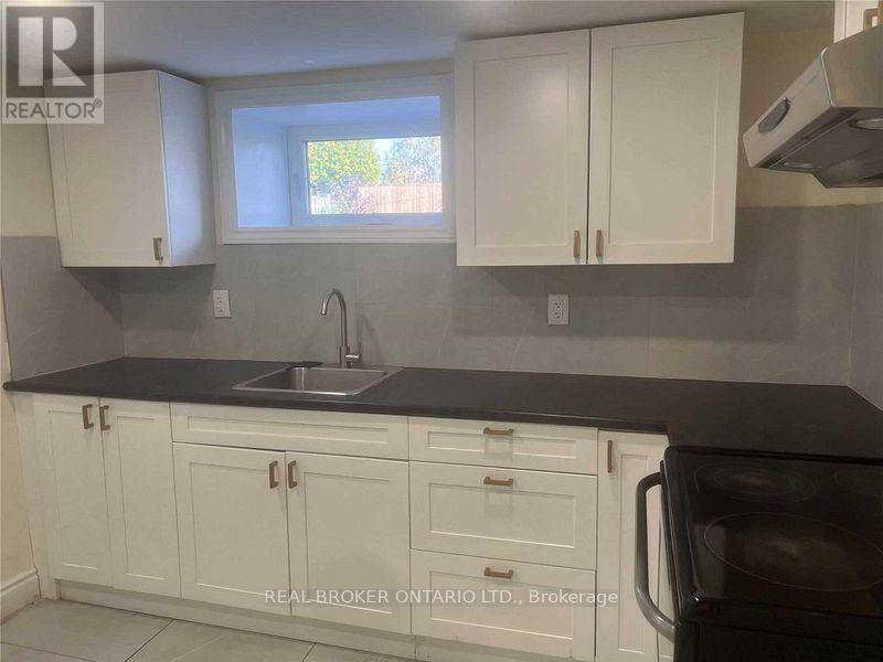 Basement - 36 Carlyle Crescent, Brampton, Ontario  L6W 2Z1 - Photo 3 - W12528674