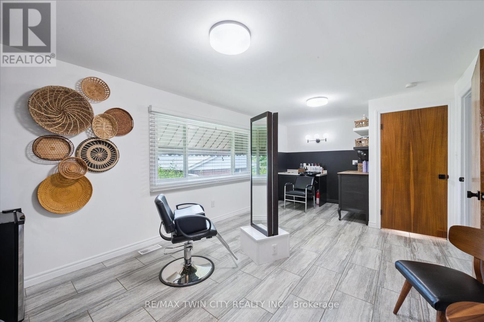 321 Dixon Street, Kitchener, Ontario  N2G 3G1 - Photo 13 - X12528536