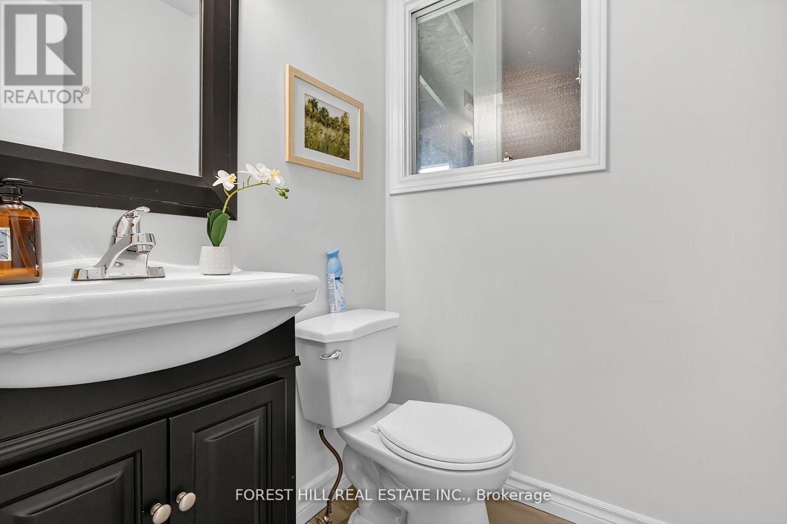 42 Vincent Crescent, London South, Ontario  N6C 4X8 - Photo 9 - X12528540