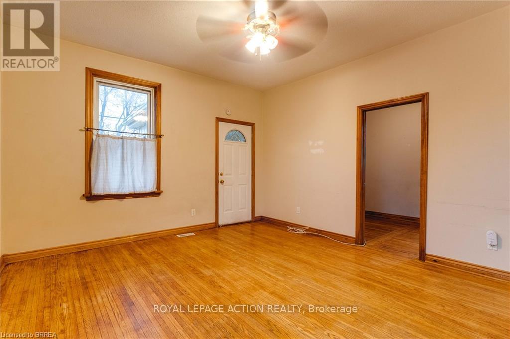 257 Grand River Avenue, Brantford, Ontario  N3T 4Y5 - Photo 10 - X12528562