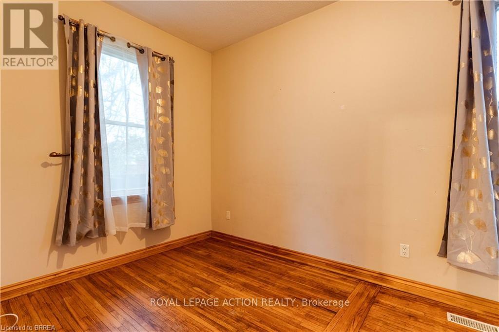 257 Grand River Avenue, Brantford, Ontario  N3T 4Y5 - Photo 11 - X12528562