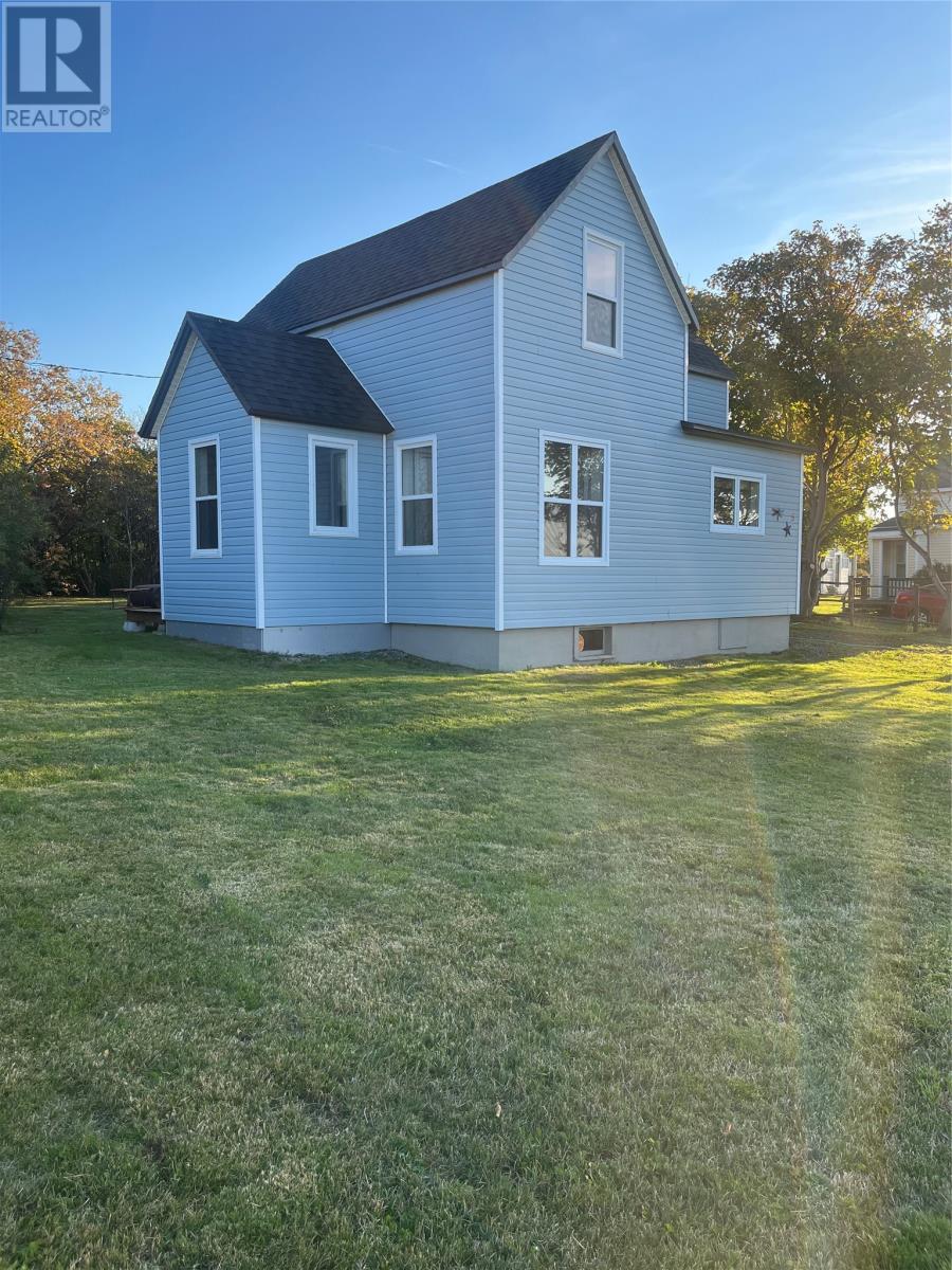 5 Post Office Road, Bell Island, Newfoundland & Labrador