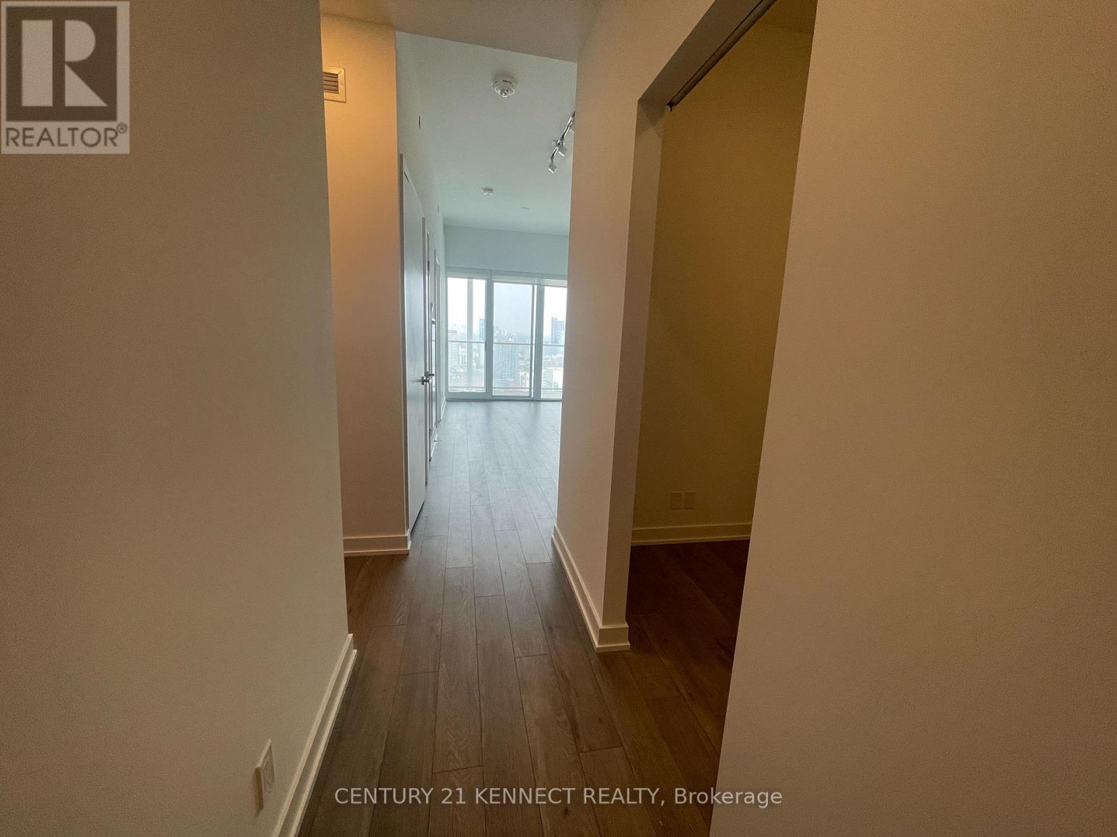 5212 - 88 Queen Street E, Toronto, Ontario  M5C 0B6 - Photo 2 - C12528720