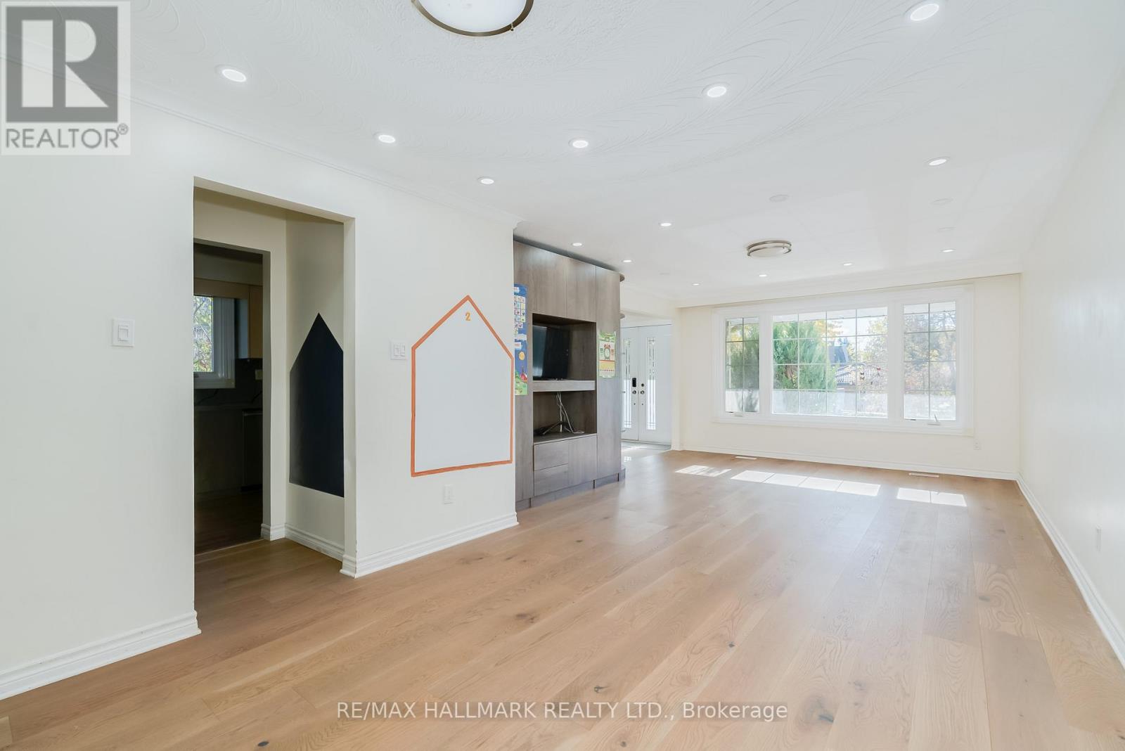 Main Floor - 188 Upper Canada Drive, Toronto, Ontario  M2P 1S8 - Photo 7 - C12528752