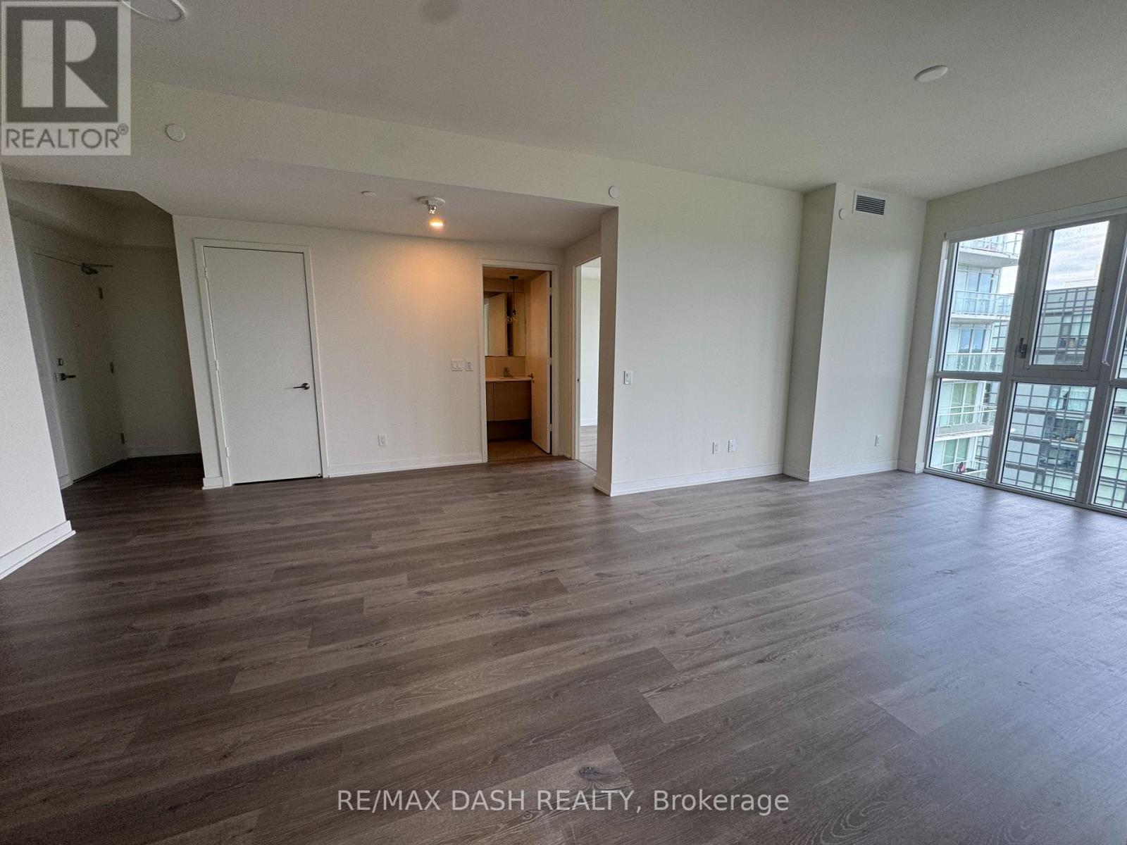 1016 - 10 Deerlick Court, Toronto, Ontario  M3A 0A7 - Photo 4 - C12528768