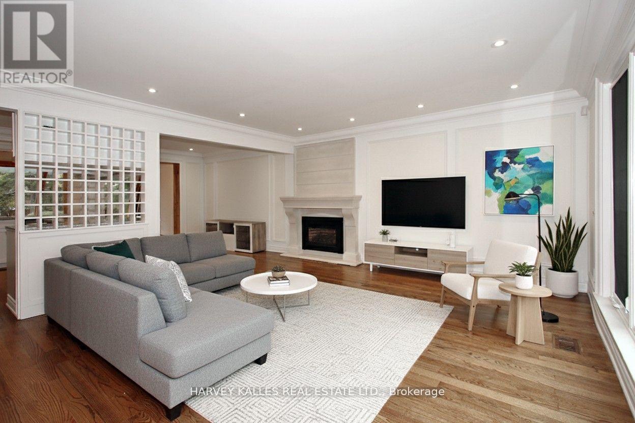 140 Wedgewood Drive, Toronto, Ontario  M2M 2H7 - Photo 4 - C12528818