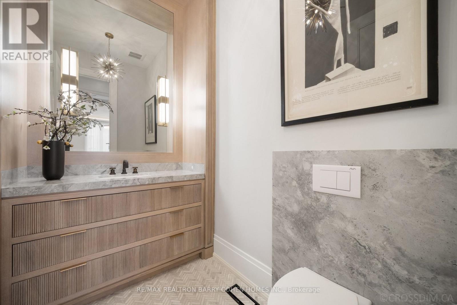 117 Yonge Boulevard, Toronto, Ontario  M5M 3H2 - Photo 18 - C12528838