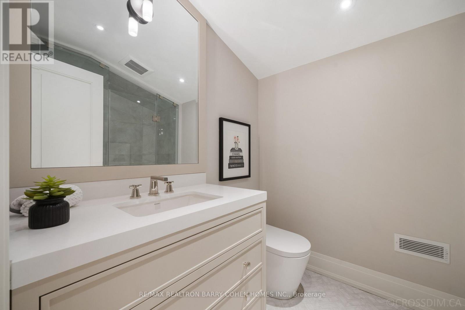 117 Yonge Boulevard, Toronto, Ontario  M5M 3H2 - Photo 38 - C12528838