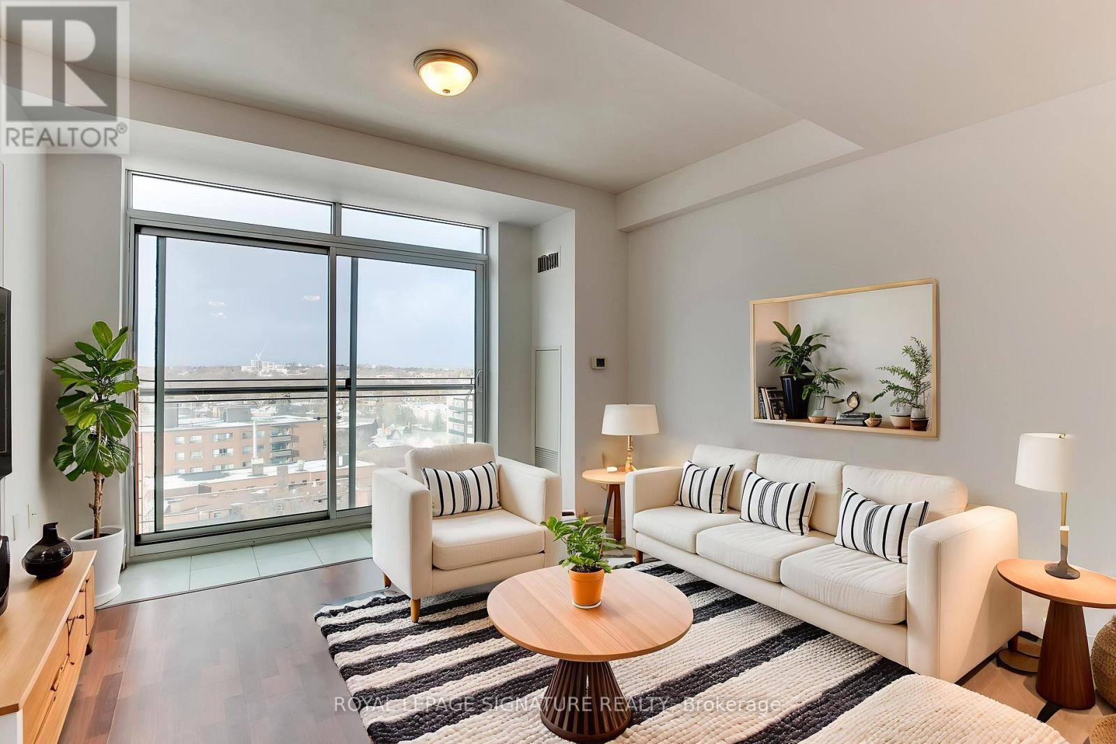 1110 - 15 MAPLEWOOD AVENUE, Toronto, Ontario