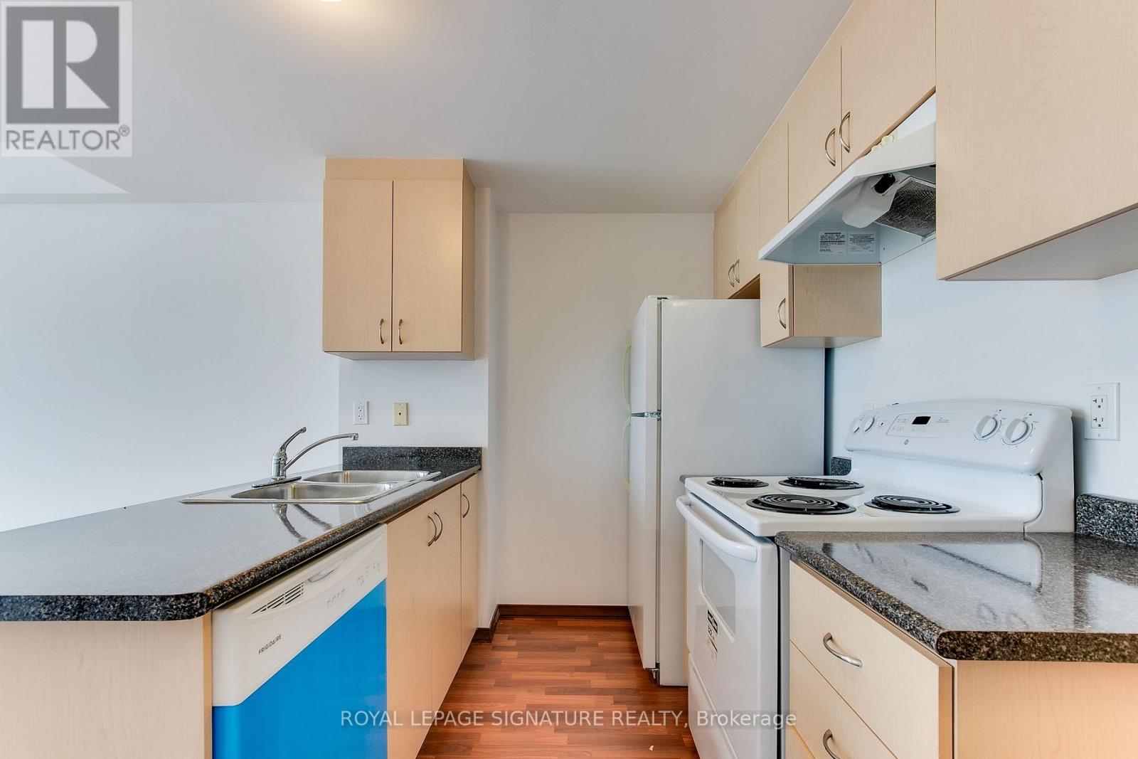 1110 - 15 Maplewood Avenue, Toronto, Ontario  M6C 4B4 - Photo 10 - C12528922