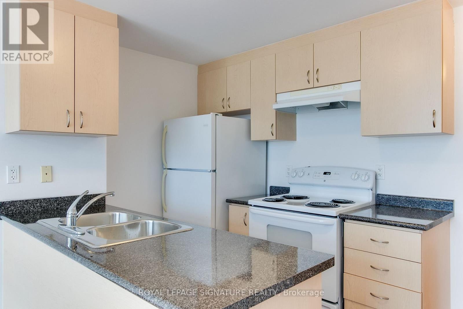 1110 - 15 Maplewood Avenue, Toronto, Ontario  M6C 4B4 - Photo 11 - C12528922