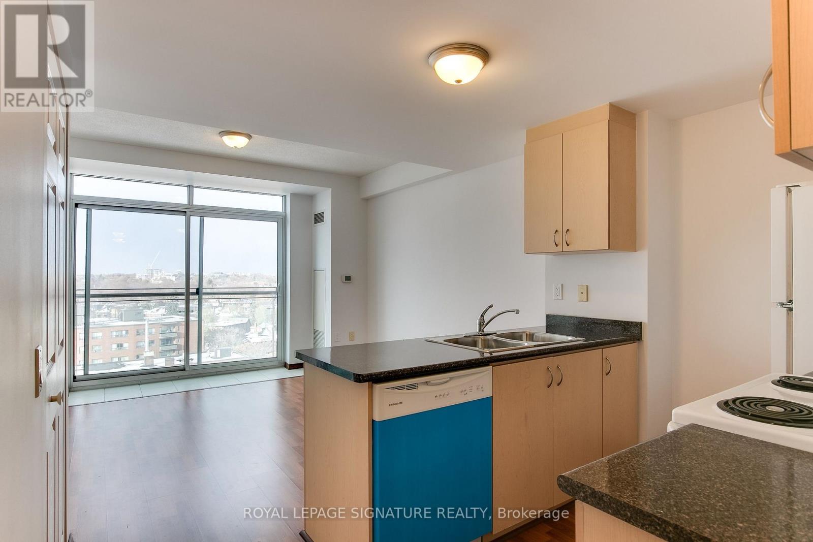 1110 - 15 Maplewood Avenue, Toronto, Ontario  M6C 4B4 - Photo 13 - C12528922