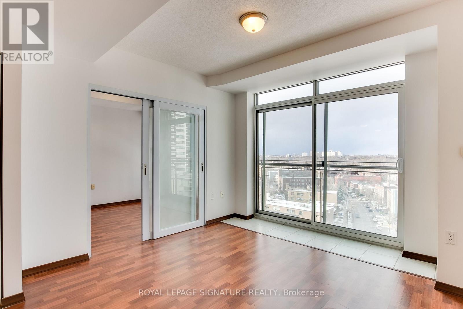 1110 - 15 Maplewood Avenue, Toronto, Ontario  M6C 4B4 - Photo 4 - C12528922