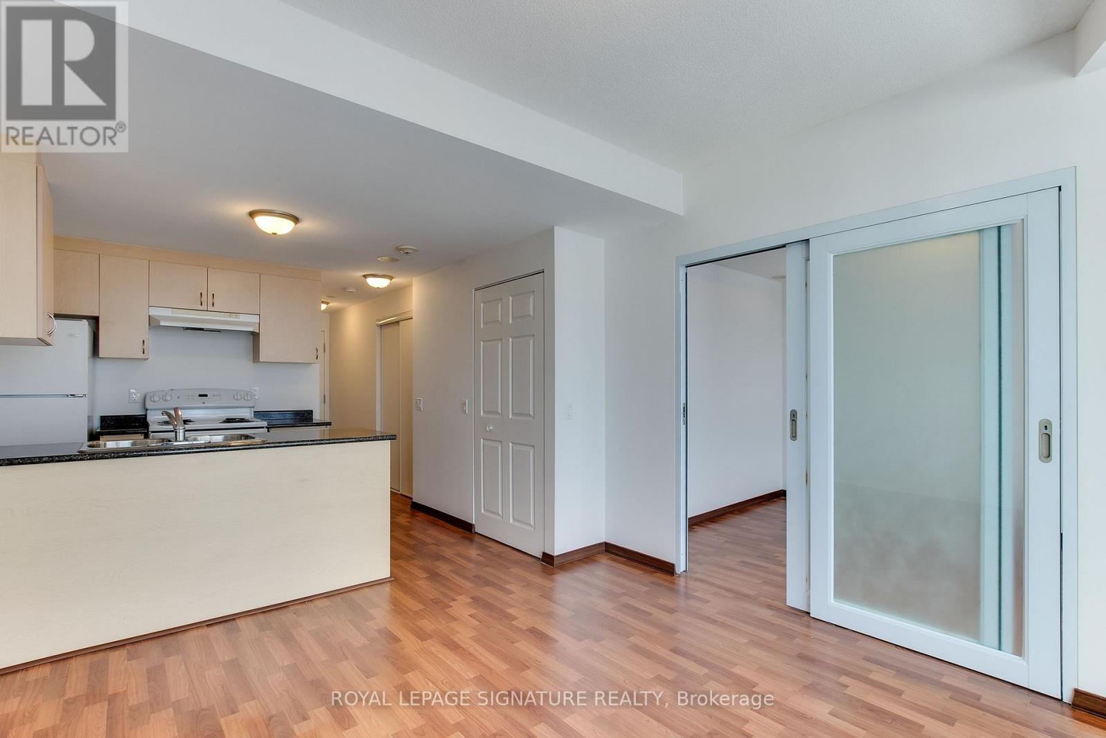 1110 - 15 Maplewood Avenue, Toronto, Ontario  M6C 4B4 - Photo 7 - C12528922