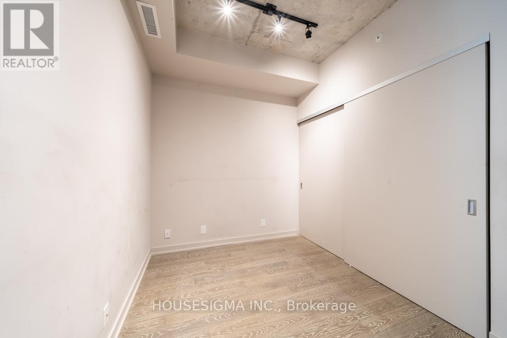 208 - 39 Brant Street, Toronto, Ontario  M5V 0M8 - Photo 12 - C12528990