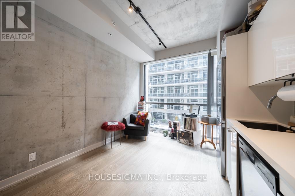 208 - 39 Brant Street, Toronto, Ontario  M5V 0M8 - Photo 6 - C12528990