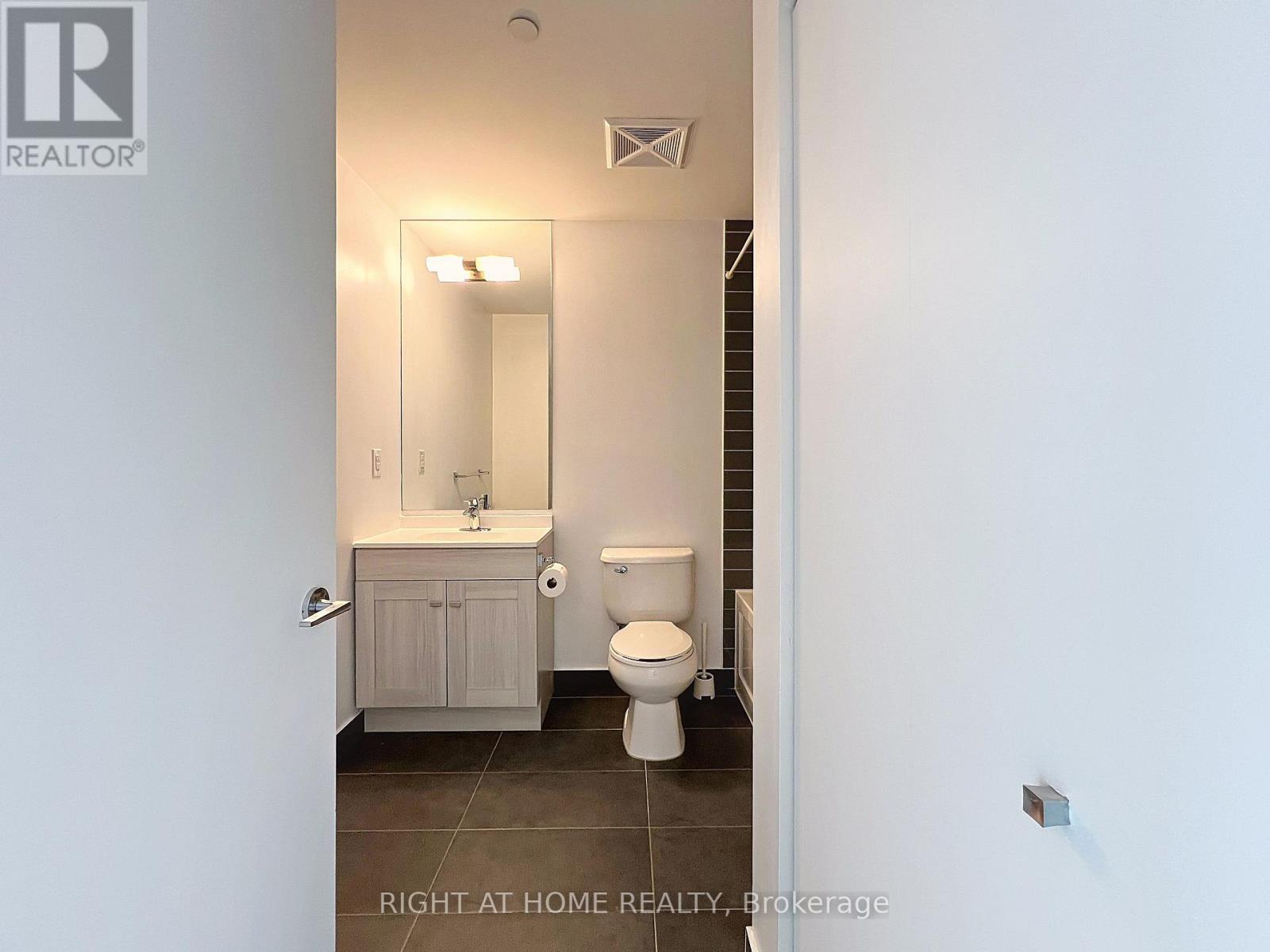 2804 - 150 East Liberty Street, Toronto, Ontario  M6K 3R5 - Photo 19 - C12528998