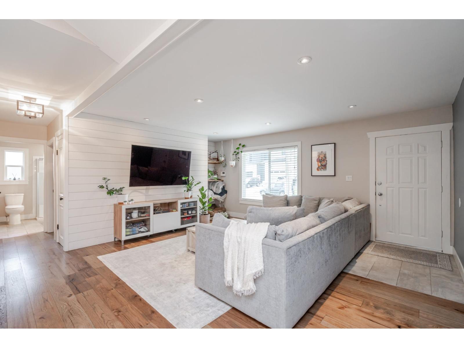 33986 WALNUT AVENUE, Abbotsford, British Columbia