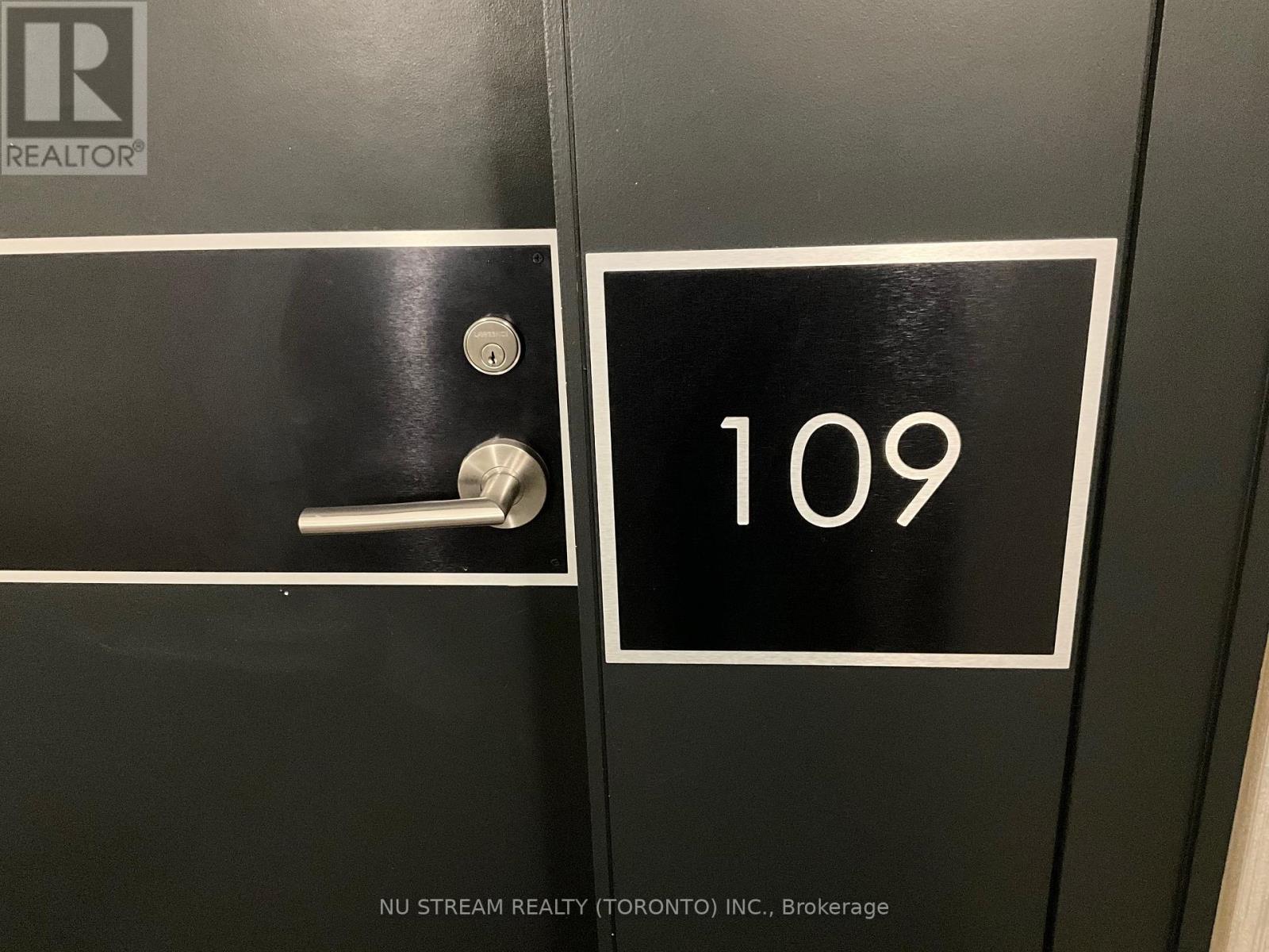 109 - 215 FORT YORK BOULEVARD, Toronto, Ontario