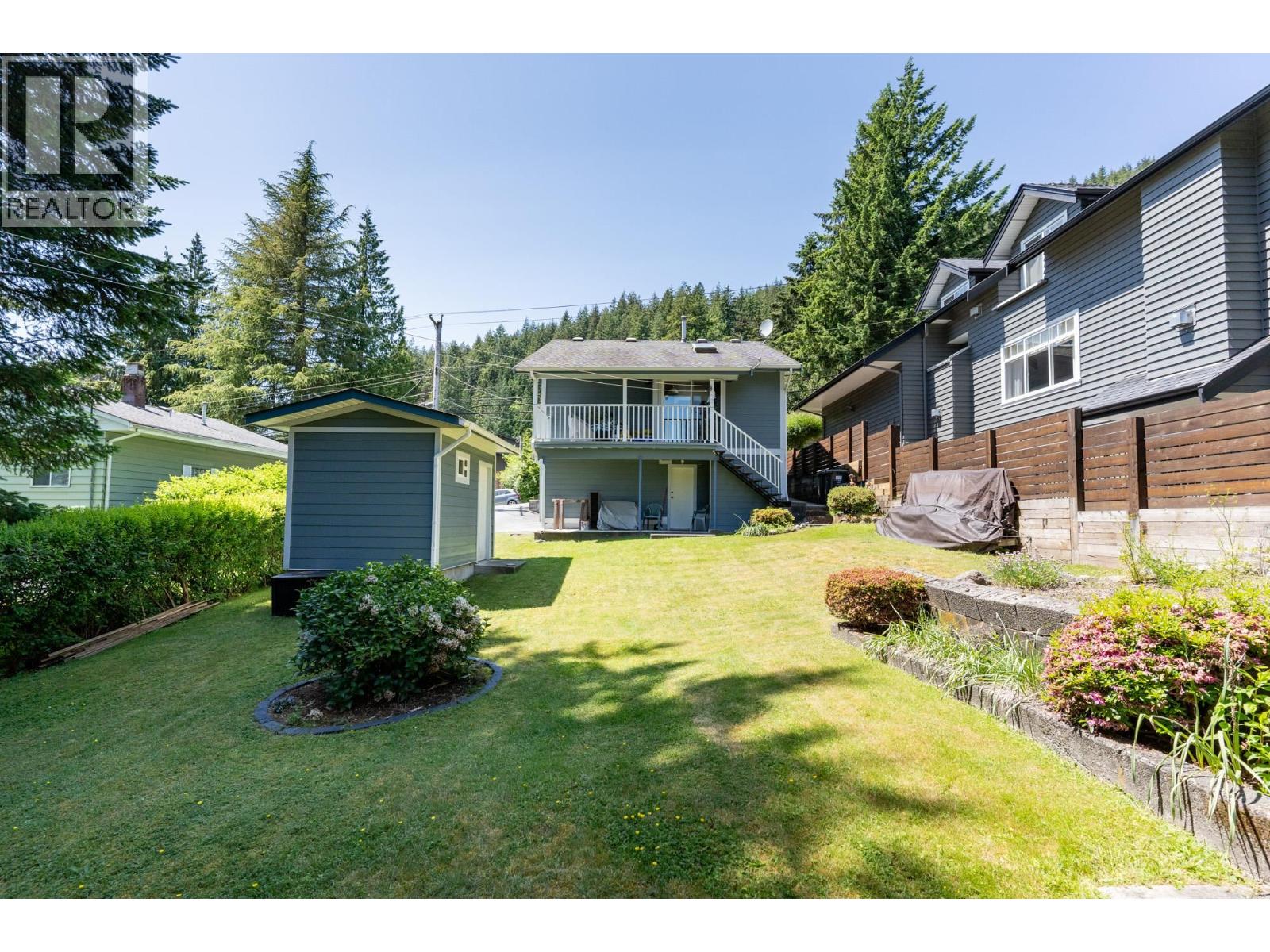 4370 MOUNTAIN HIGHWAY, North Vancouver, British Columbia