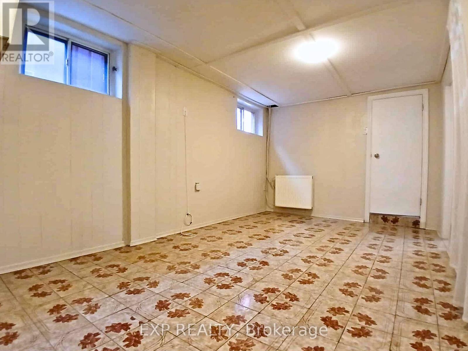 Lower Level - 310 Westwood Avenue, Toronto, Ontario  M4J 2H7 - Photo 4 - E12528782