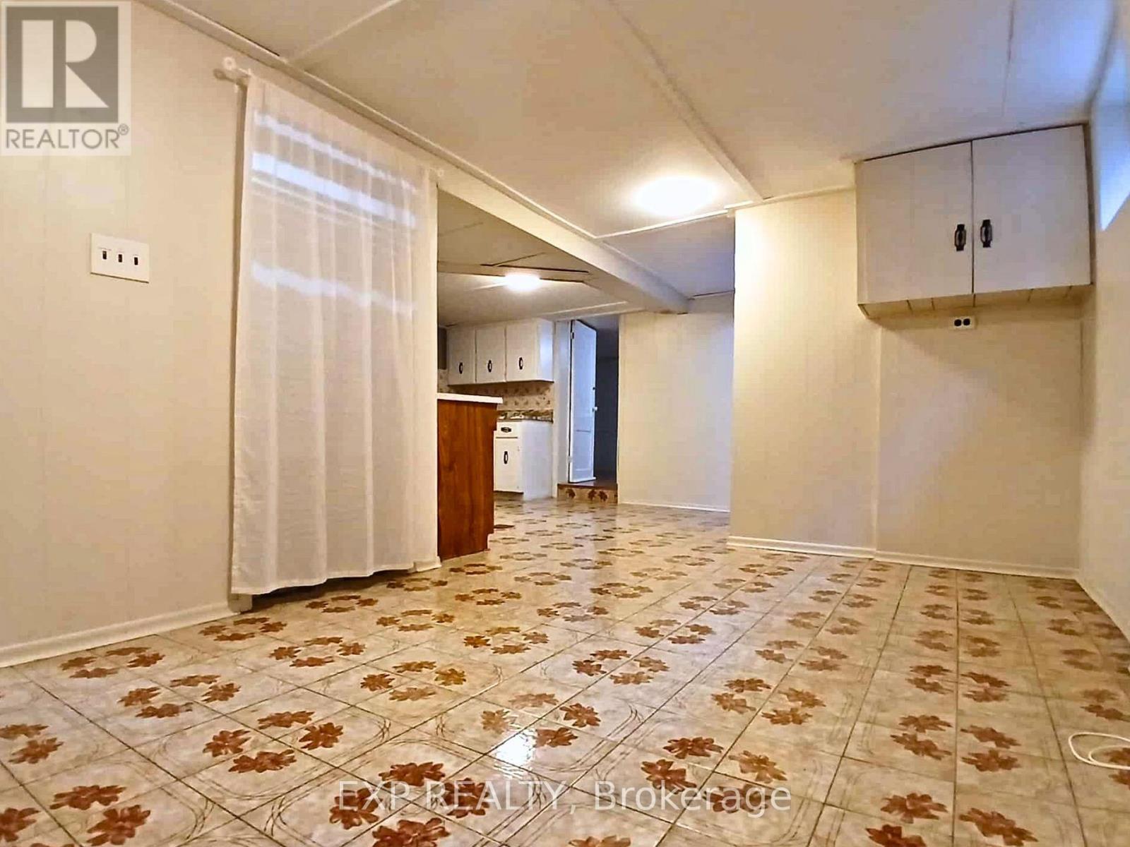 Lower Level - 310 Westwood Avenue, Toronto, Ontario  M4J 2H7 - Photo 5 - E12528782