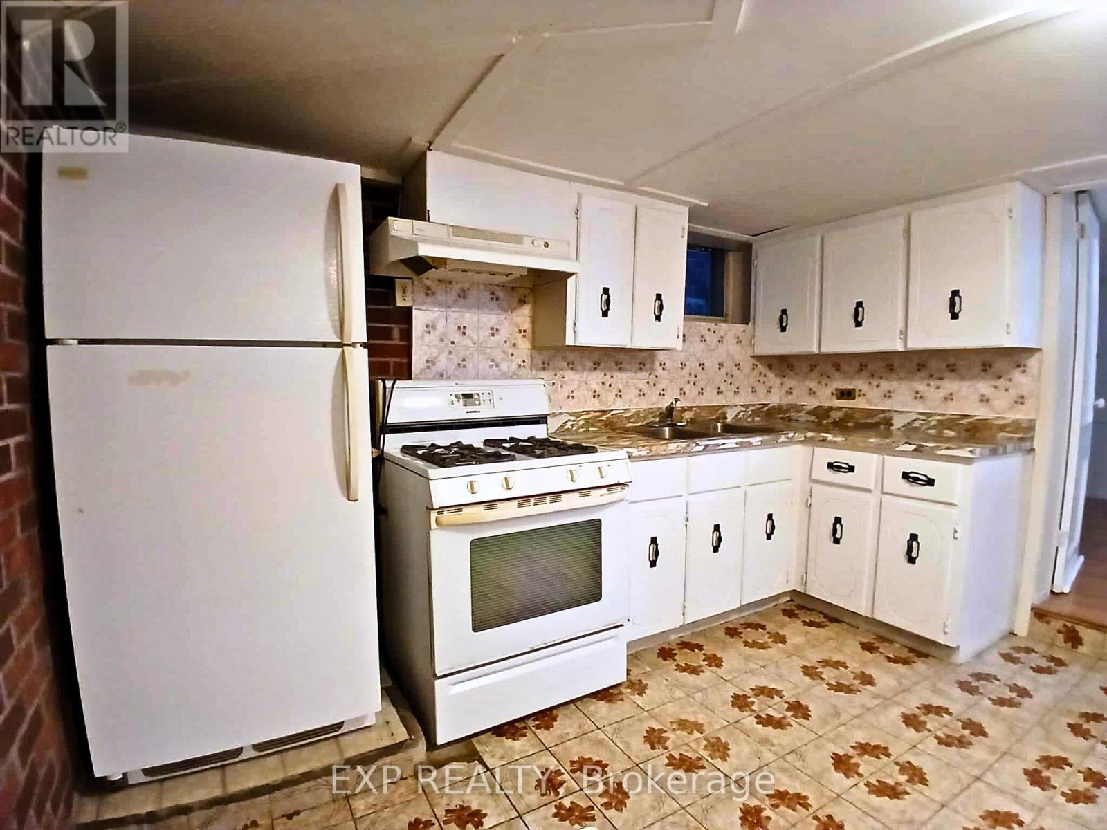 Lower Level - 310 Westwood Avenue, Toronto, Ontario  M4J 2H7 - Photo 7 - E12528782