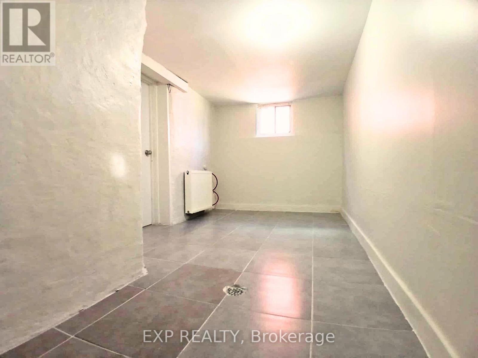 Lower Level - 310 Westwood Avenue, Toronto, Ontario  M4J 2H7 - Photo 9 - E12528782