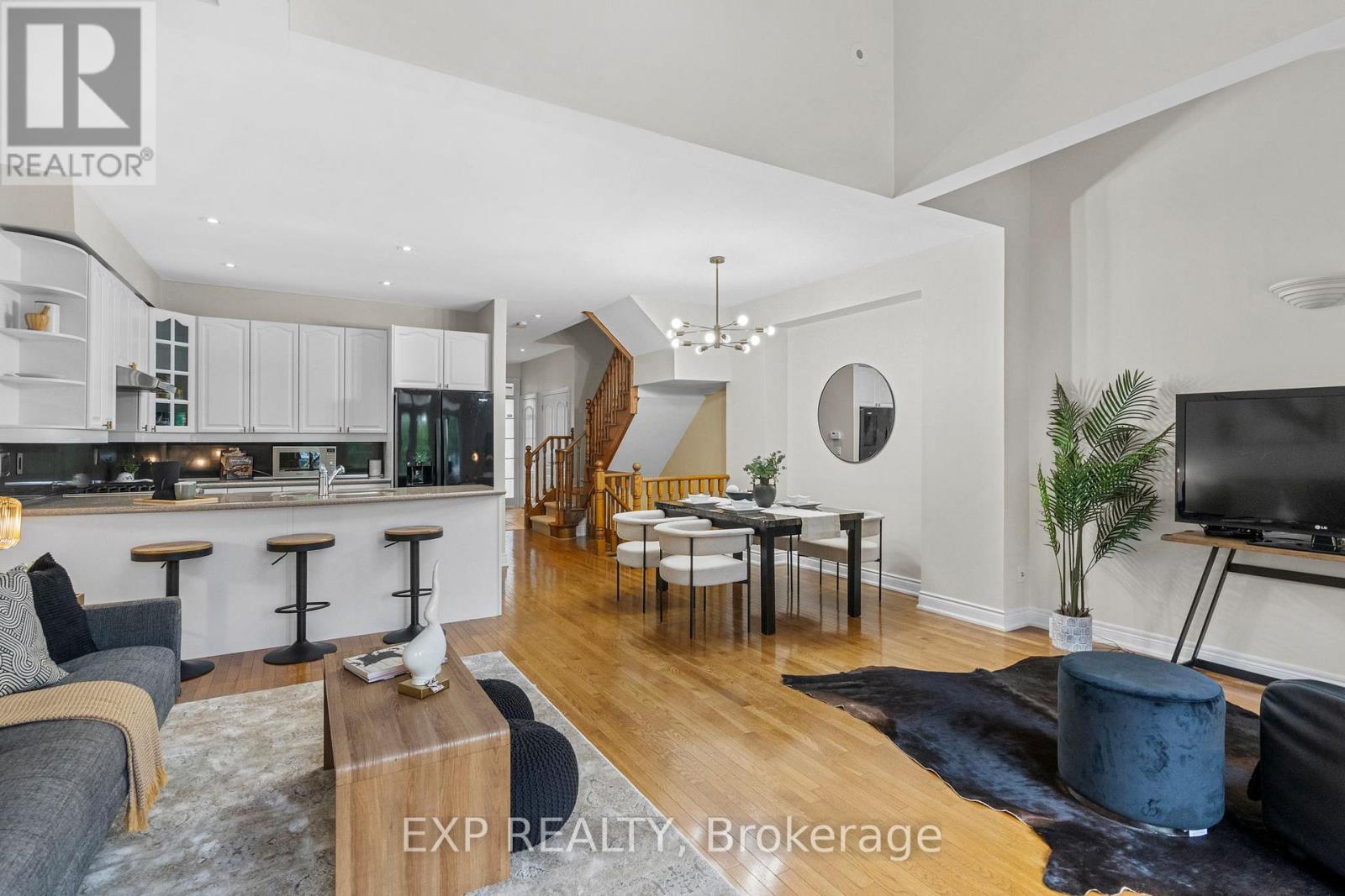 #30 - 1295 Wharf Street, Pickering, Ontario  L1W 1A2 - Photo 2 - E12473606