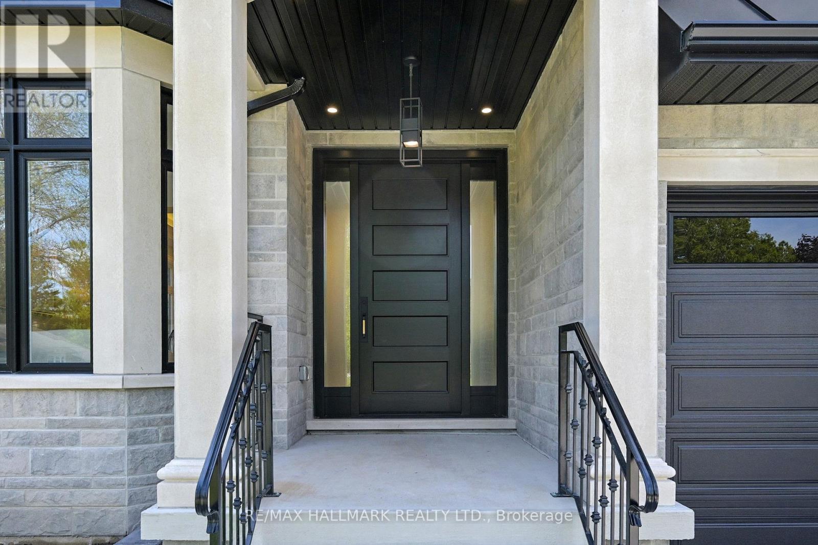 83 Richardson Drive, Aurora, Ontario L4G 1Z4 - Photo 3 - N12484725