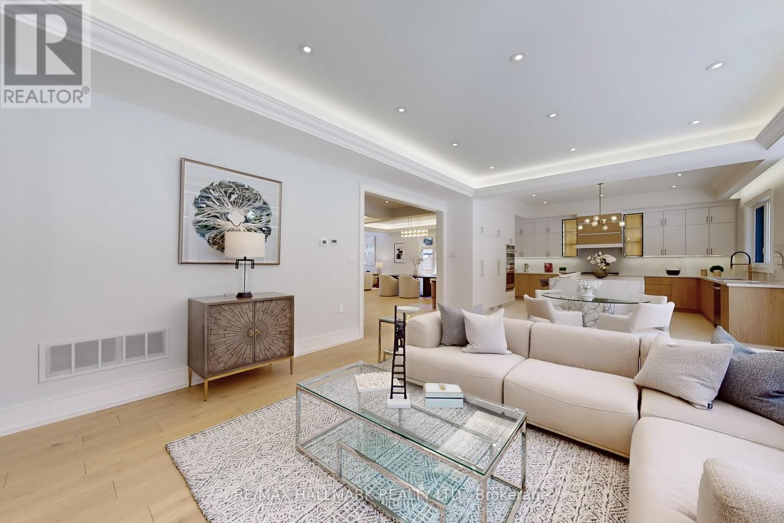 83 Richardson Drive, Aurora, Ontario L4G 1Z4 - Photo 8 - N12484725