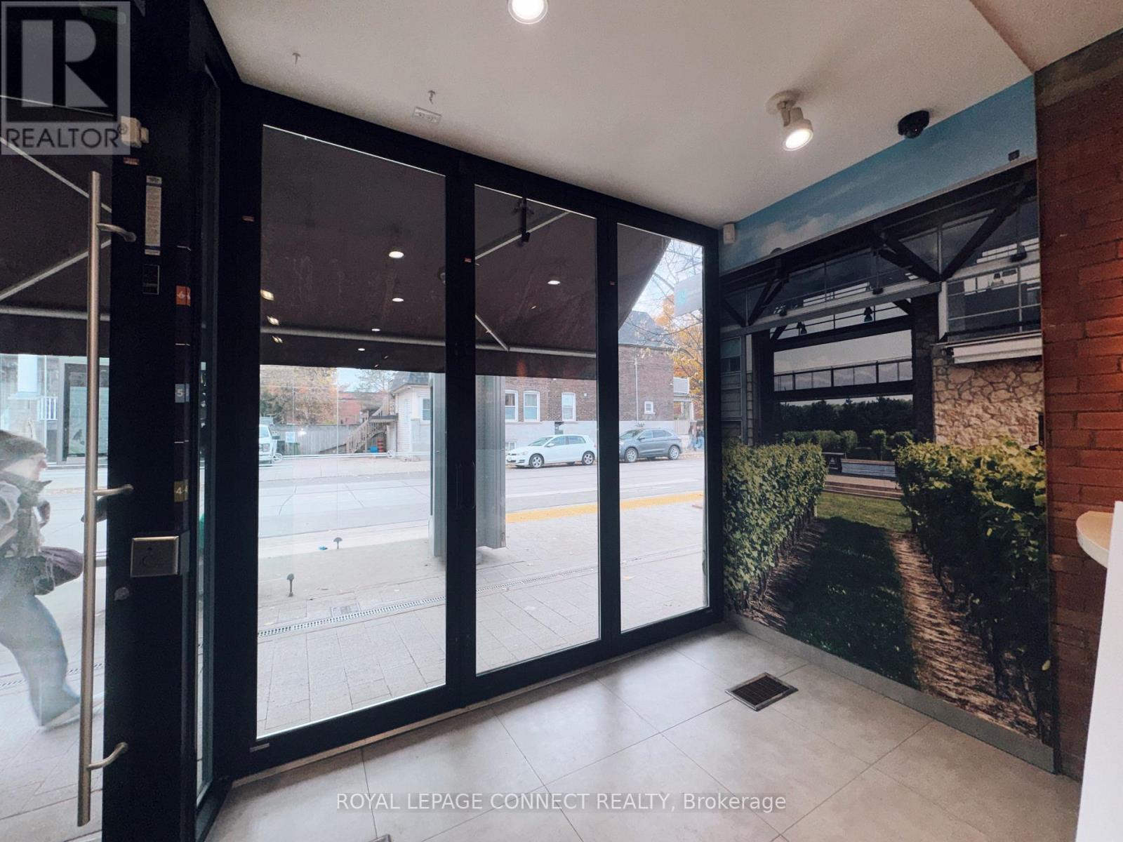 139 Roncesvalels Avenue, Toronto, Ontario  M6R 2L2 - Photo 4 - W12526128