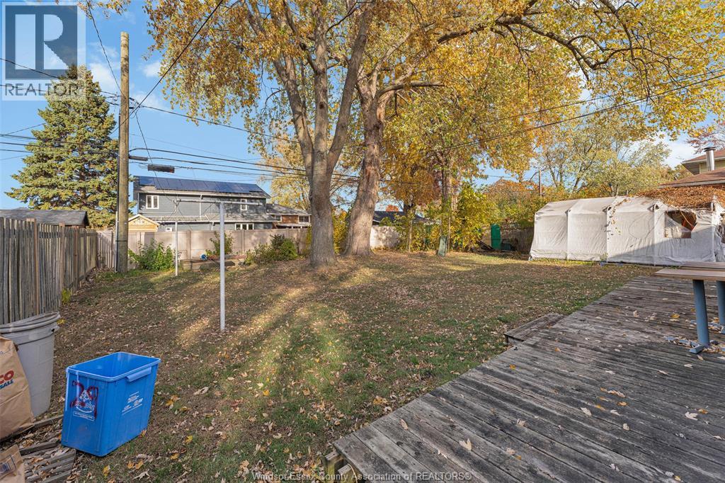 329 Superior Street, Lasalle, Ontario  N9J 1H7 - Photo 4 - 25028420