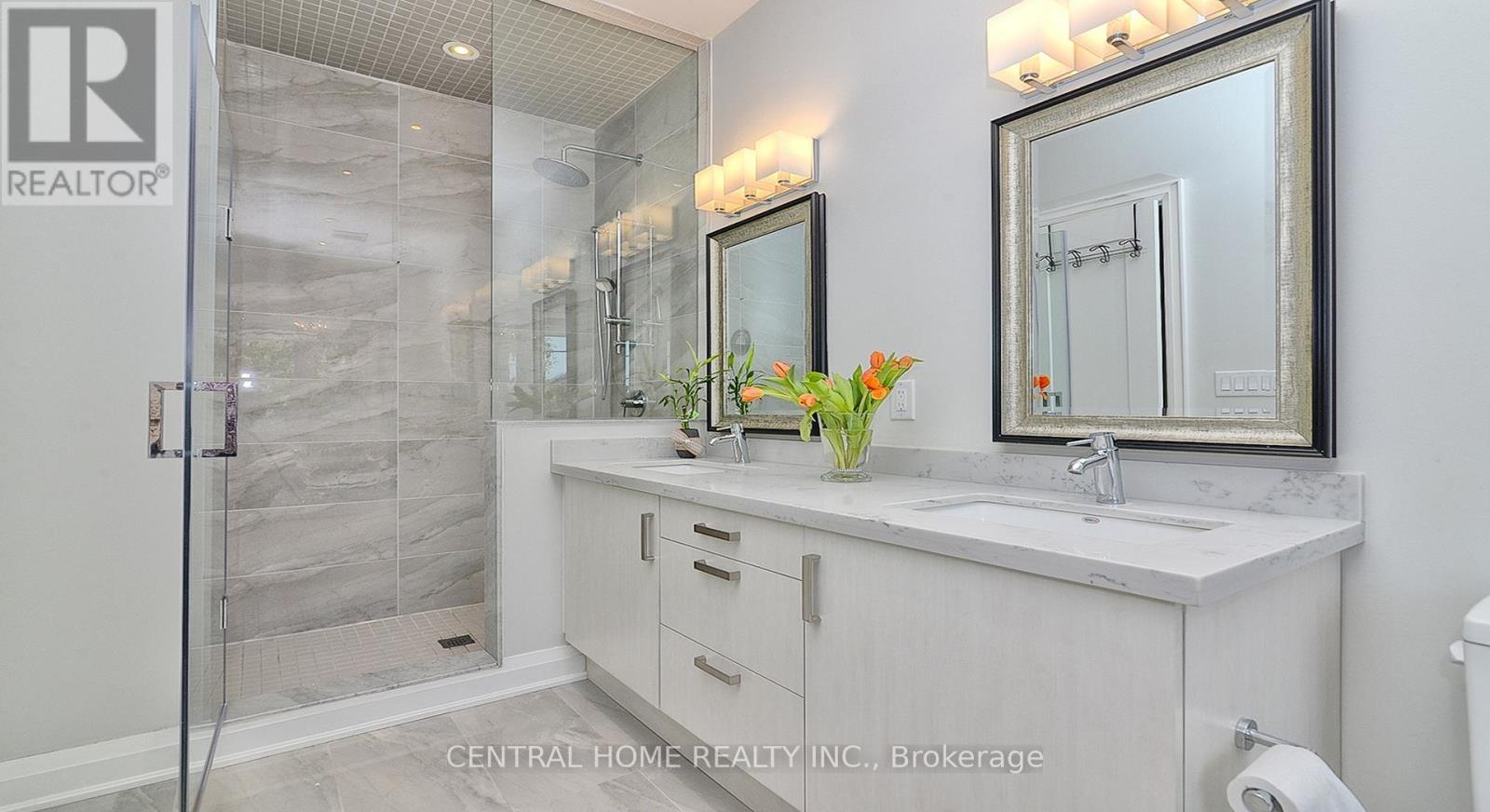 47 Divon Lane, Richmond Hill, Ontario  L4B 0G4 - Photo 14 - N12528736