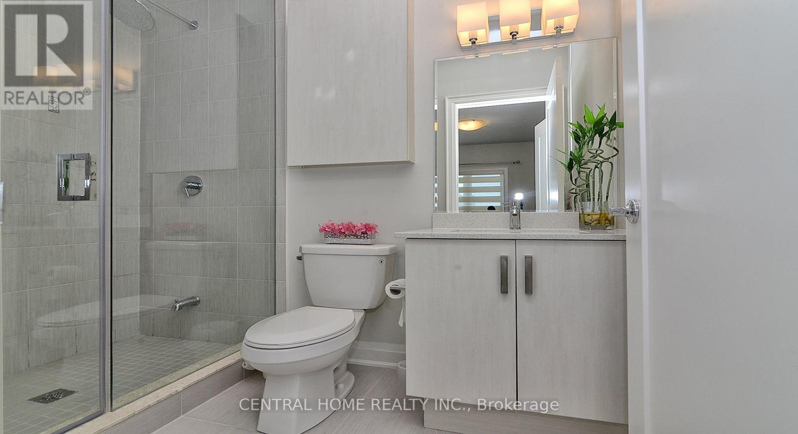 47 Divon Lane, Richmond Hill, Ontario  L4B 0G4 - Photo 19 - N12528736