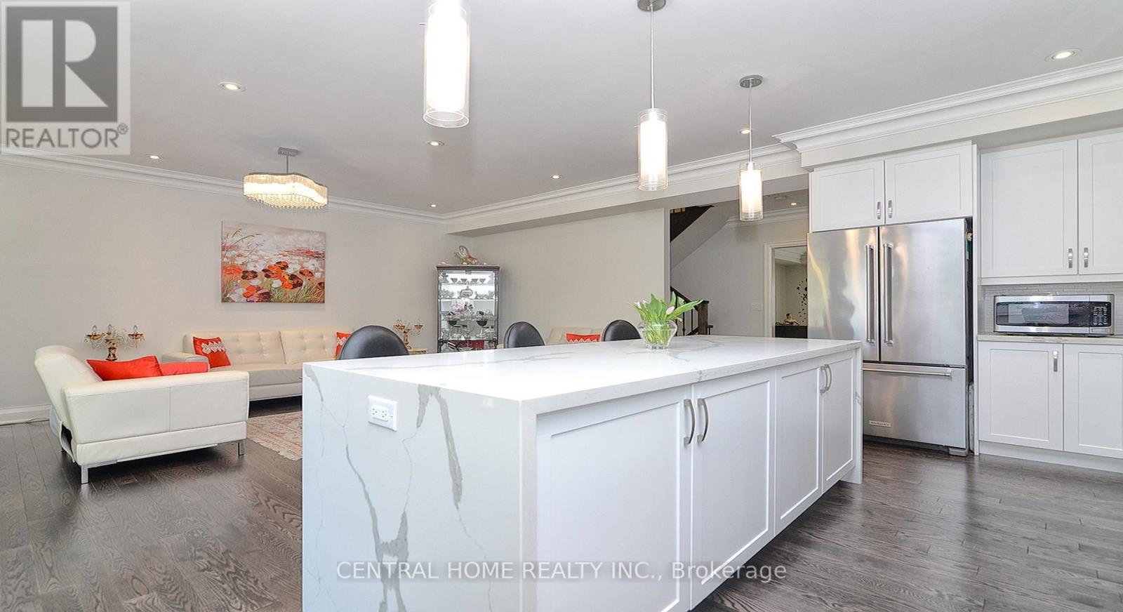 47 Divon Lane, Richmond Hill, Ontario  L4B 0G4 - Photo 5 - N12528736